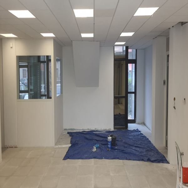 Location Immobilier Professionnel Local commercial Les Abymes 97142